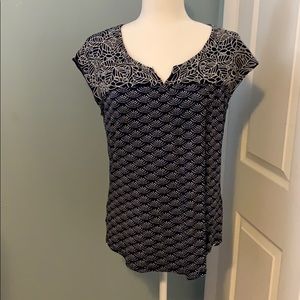 Skies are blue navy top